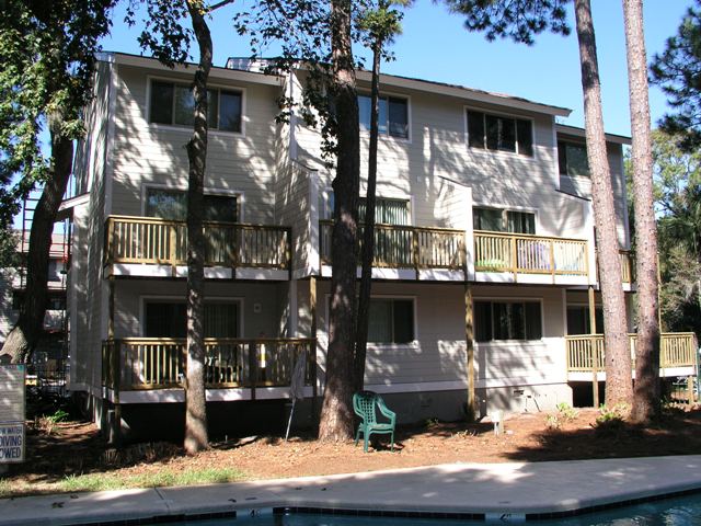 20071105tnglvbldg1_rear.jpg